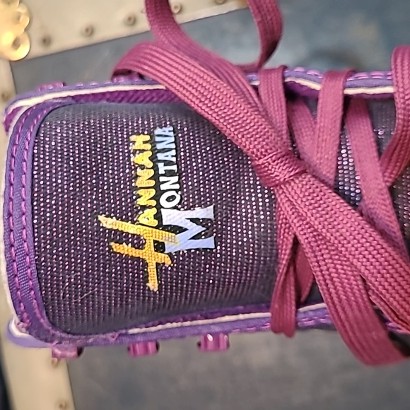 Hannah Montana Ice Skates 4 - Picture 3 of 7